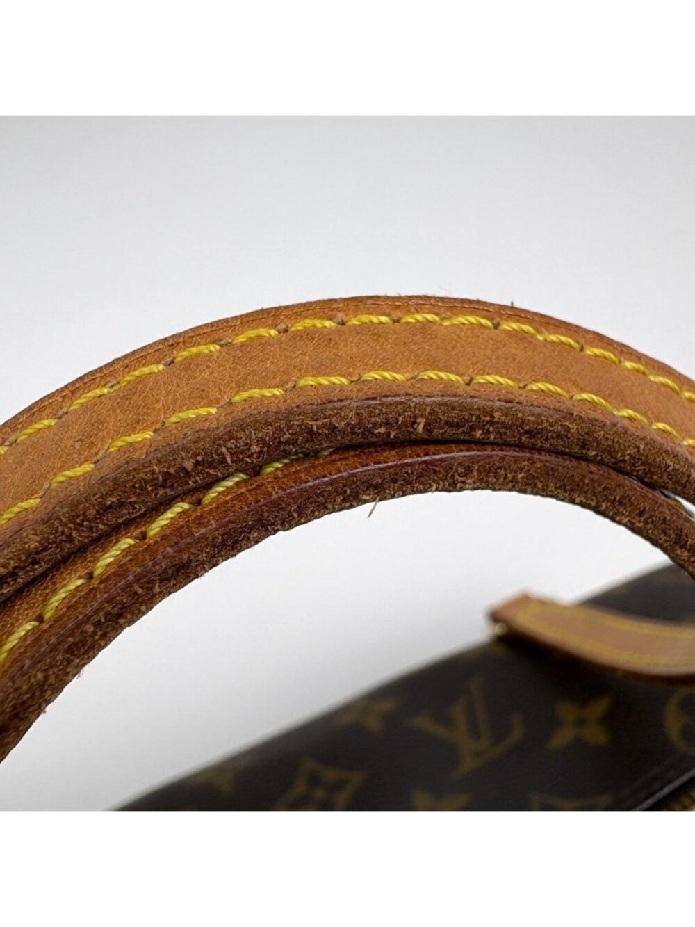 Louis Vuitton Papillon 26 Barrel Bag Tube - Picture 6 of 9